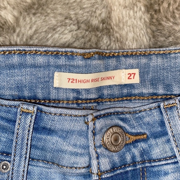 Women's Light Blue Distressed Levi high rise long Jeans - Picture 3 of 8